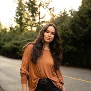 Jackson Rowe | swing tee | tawny | size small | brand new with tags